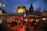 At the Christkindlmarkt, you'll find a variety of attractions and craft stalls. From handmade gifts and Christmas ornaments to regional specialties, here you can discover unique souvenirs and culinary delights.