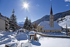 In addition to skiing, Haideralm also offers culinary delights. The cozy mountain huts and restaurants in the region will pamper you with traditional South Tyrolean specialties and international culinary delights.